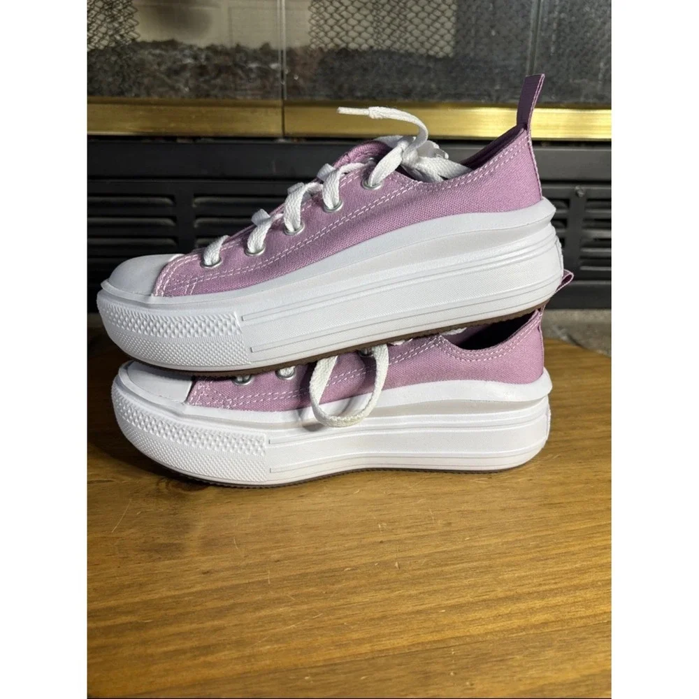 Converse Kids Girls SZ 1 Lilac Purple Canvas Platform Sneakers w/ White Sole NIB